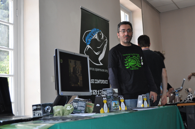 Opensuse booth.jpg